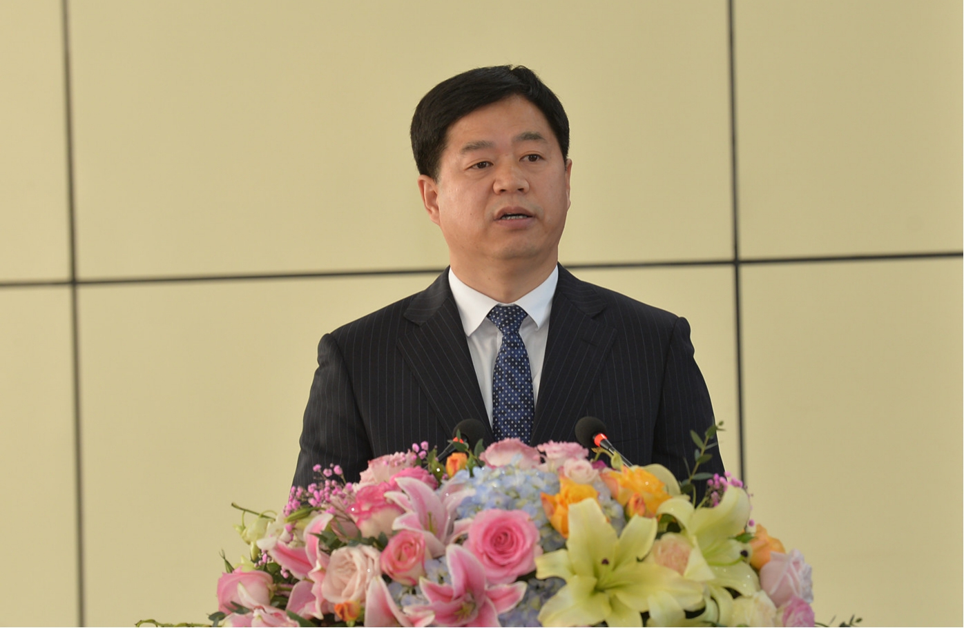 冉庆国指出,"两院一盟"的成立是绥化学院落实应用型办学定位的深入